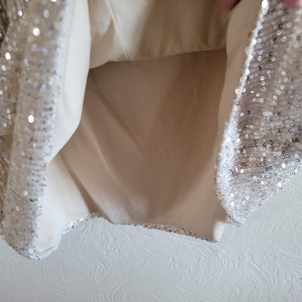 IEENA By Mac Duggal, Front Twist Plunging Sequin Mini Dress, Silver, Size 12 - Picture 4 of 11